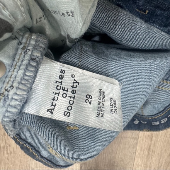 Articles of Society distressed medium wash skinny ❤️ - Picture 8 of 8